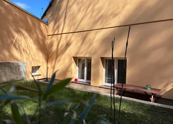 Remote Work Friendly Zahradni Apartman U Jezera