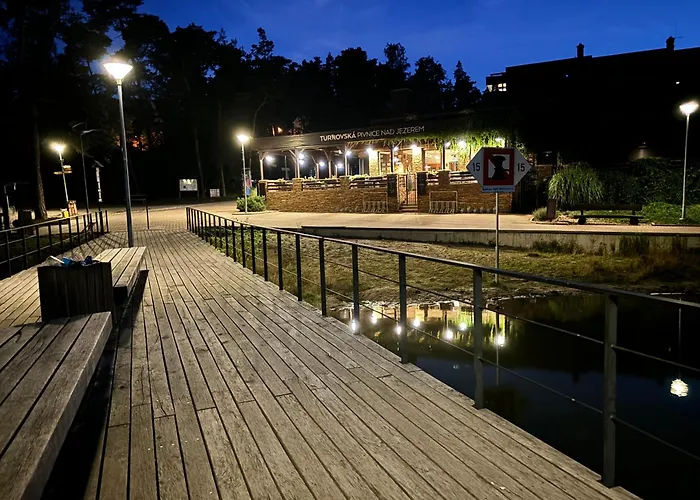 Remote Work Friendly Zahradni Apartman U Jezera