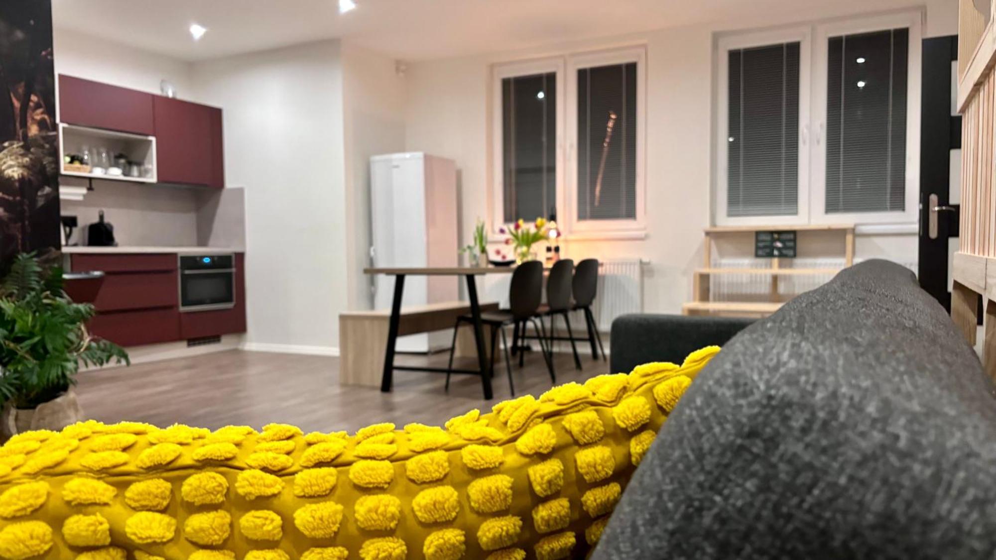 Remote Work Friendly Zahradni U Jezera Apartment